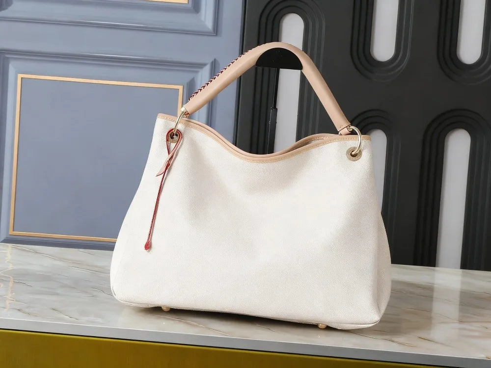 2025 New SIZE: 46x32x24 CM Fashionable Versatile bags leather cherry Portable can be carried on the shoulder no boxes