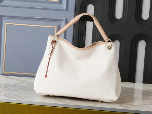 2025 New SIZE: 46x32x24 CM Fashionable Versatile bags leather cherry Portable can be carried on the shoulder no boxes